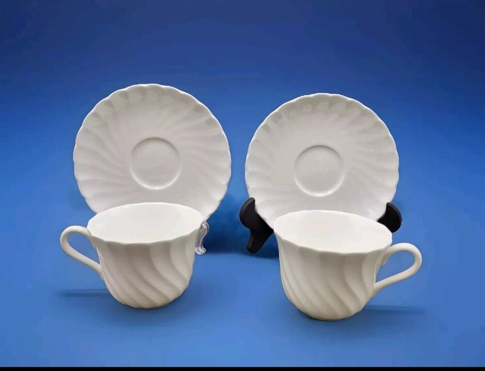 Set of 4 Wedgwood Candlelight Swirl Cup & Saucer England Discontinued 3.5" rim